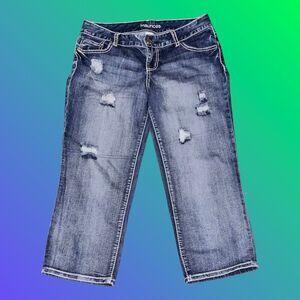Maurice’s Distressed Embroidered Pocket Denim Capri Jeans Size 7/8 #55